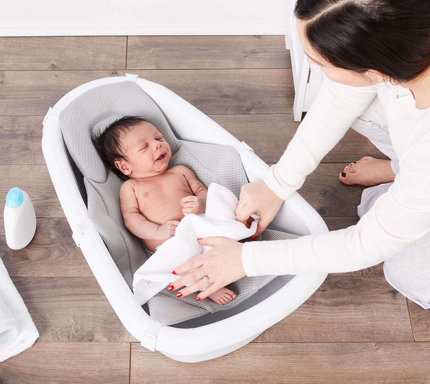 Read more about the article Regalo Baby Basics 3-in-1 Grow with Me Bath Tub, Award Winning Brand, Adjustable As Your Baby Grows, Includes Foam Padded Air Mesh Sling, Drying Hook,